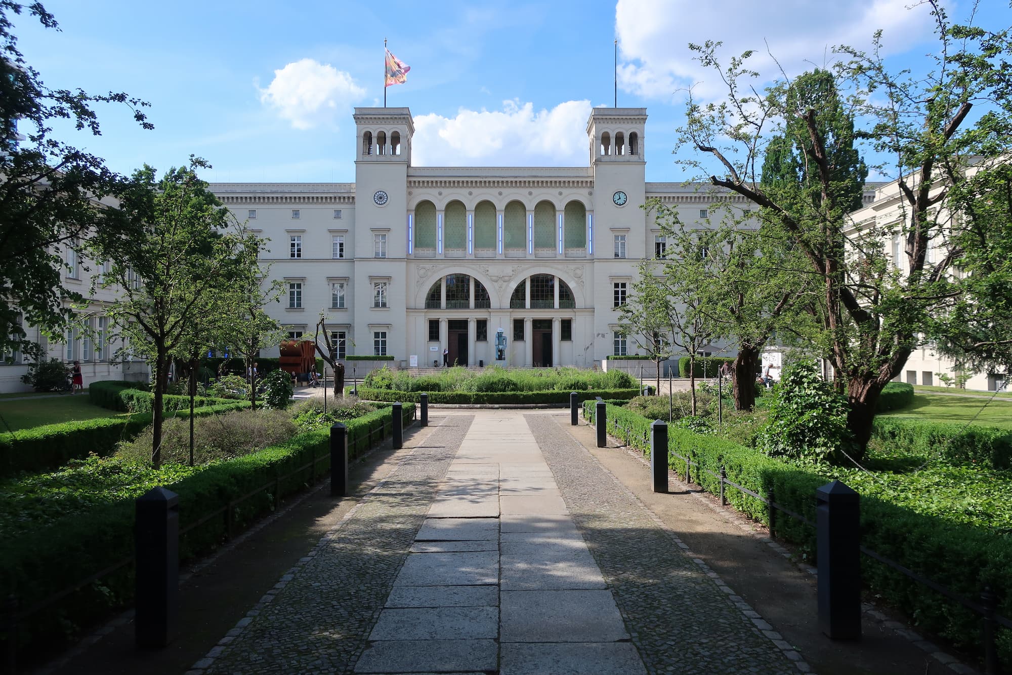 ベルリンで必見の美術館、ハンブルガーバーンホフ現代美術館